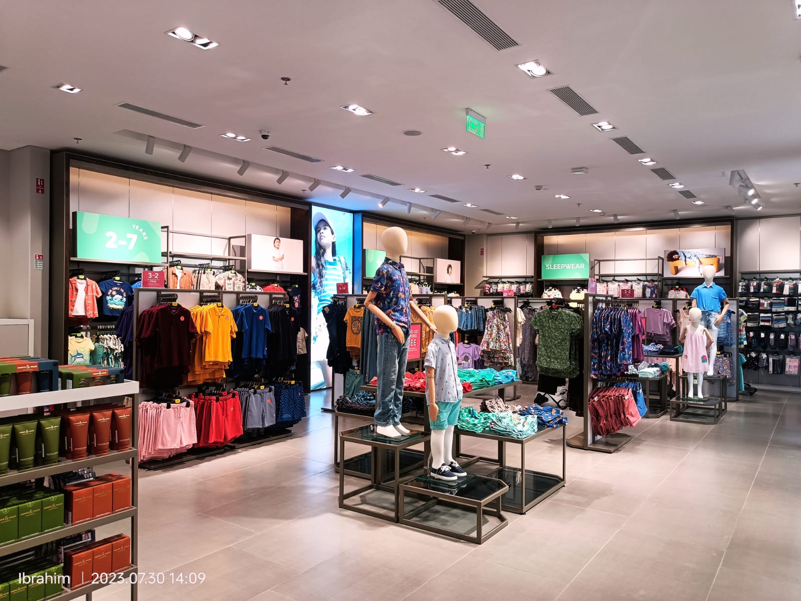 Marks & Spencer retail store exterior project by Chaudhary Enterprises (24)