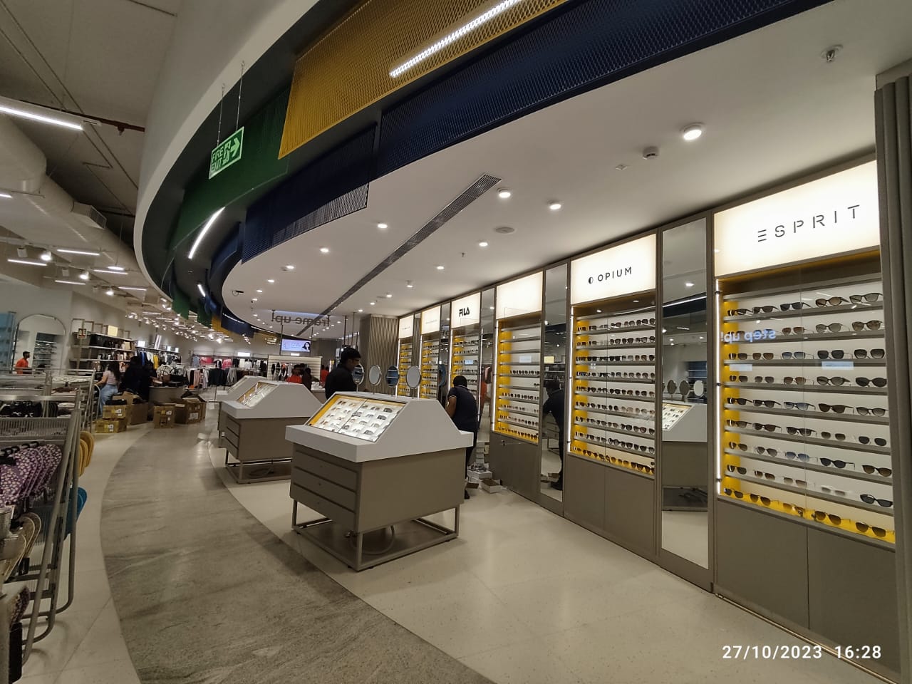 Pantaloons fashion retail store exterior project by Chaudhary Enterprises (13)
