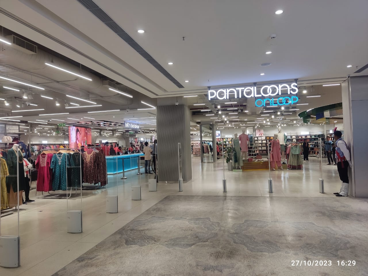 Pantaloons fashion retail store exterior project by Chaudhary Enterprises (14)