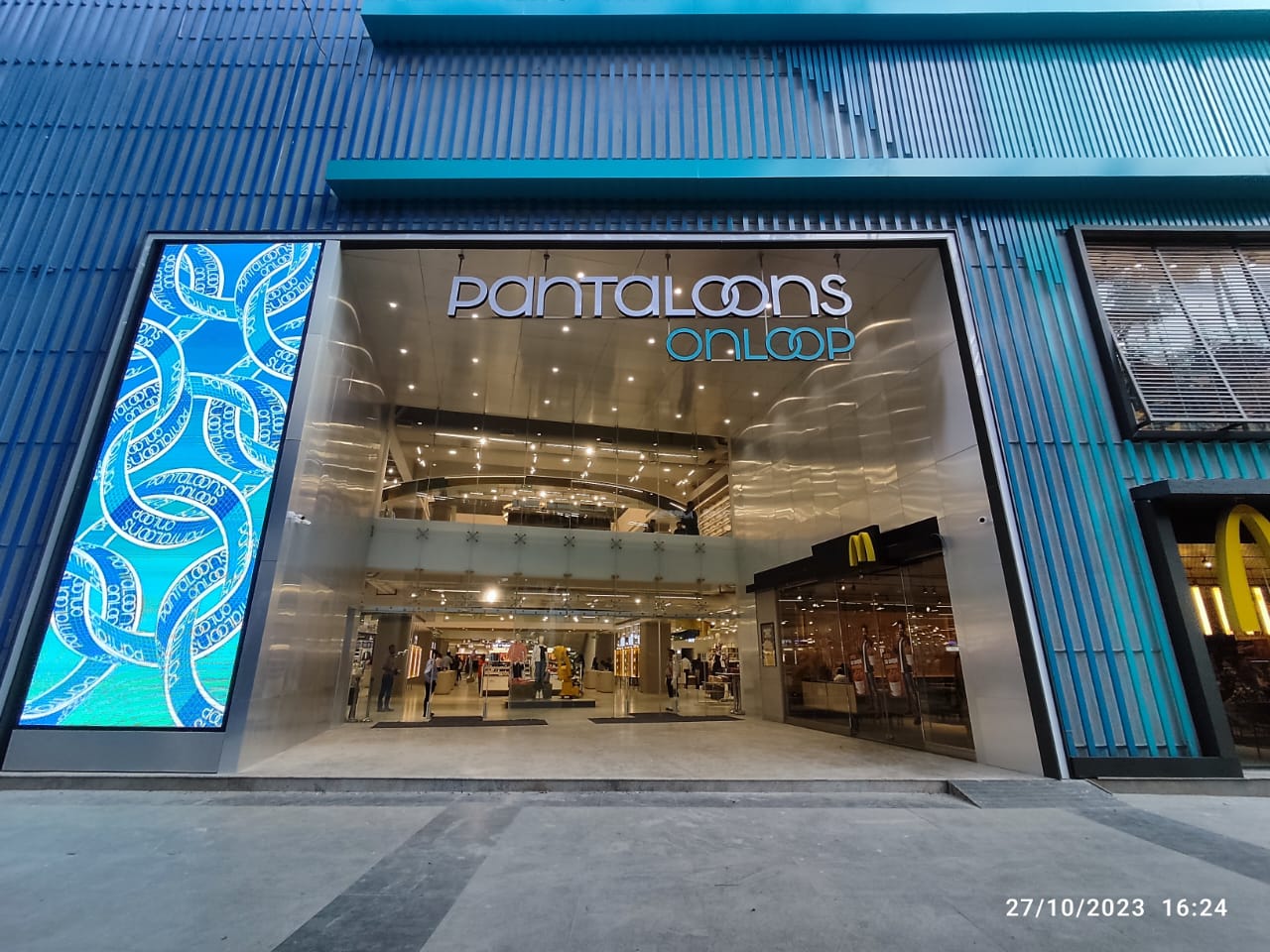Pantaloons fashion retail store exterior project by Chaudhary Enterprises (15)