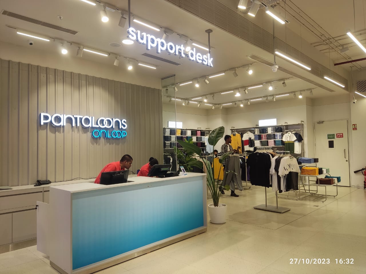 Pantaloons fashion retail store exterior project by Chaudhary Enterprises (4)
